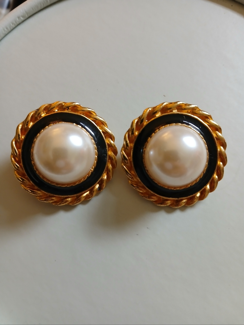 80s vintage clip on earrings Classic 80s Ladies Earrings